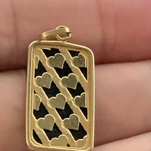 Onyx and 14 kt Gold Heart Pendant - Picture 10 of 12